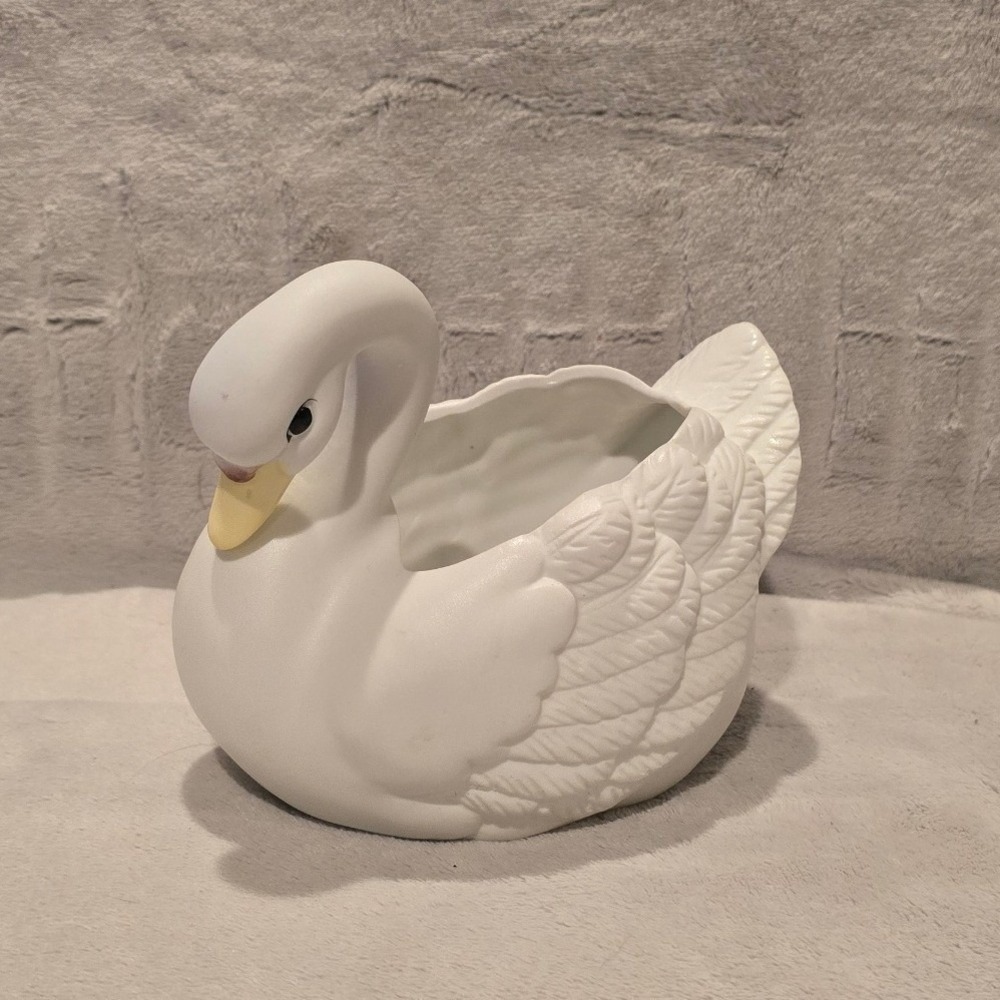 Homco Vintage White Bisque Porcelain Swan Planter Figurine Matte Finish Taiwan
